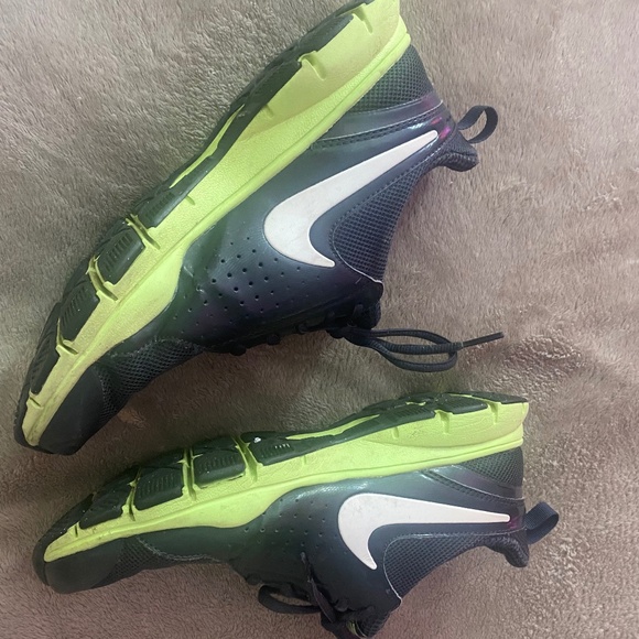 Nike Sneakers - Picture 3 of 5